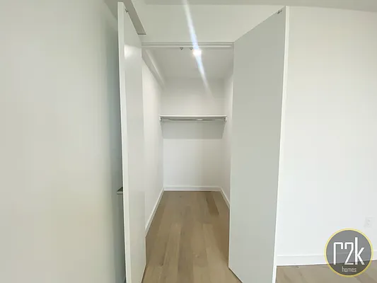 Rented by Realty 2000 Corp | media 40