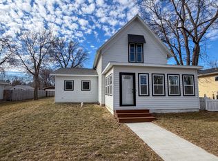 1023 Dakota Ave S, Huron, SD 57350