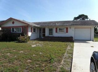 382 SE Thornhill Dr, Port Saint Lucie, FL 34983