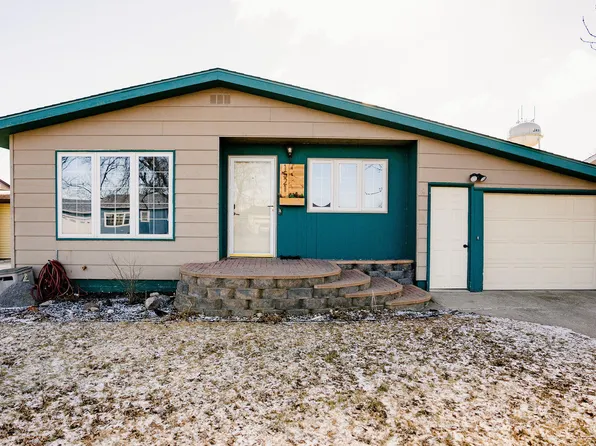 1521 5th Ave SW, Jamestown, ND 58401