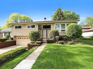 1912 E Maya Ln, Mount Prospect, IL 60056