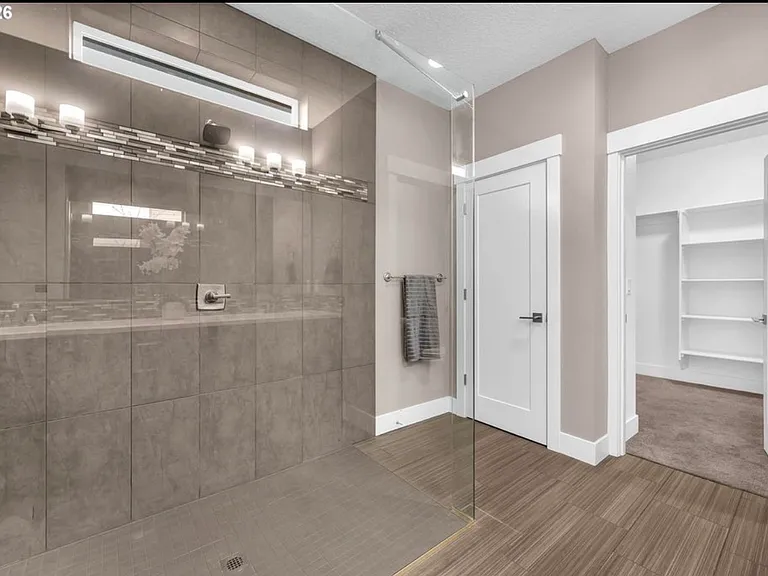 1601 S 46th Pl — Photo 8
