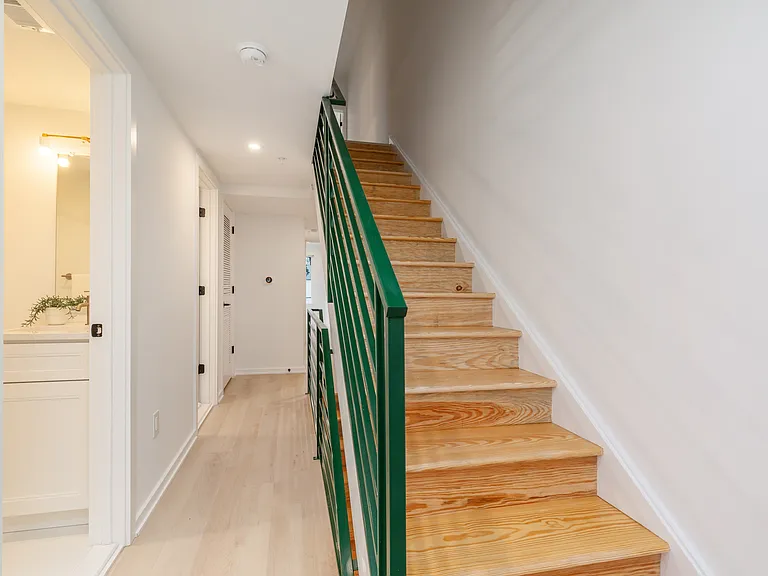 1627 Fontain St #C — Photo 39