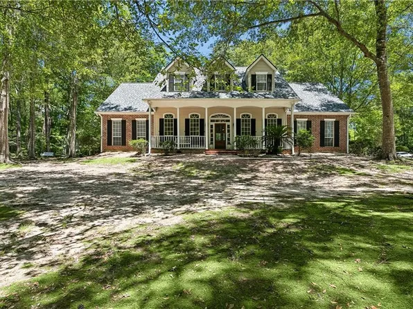 213 Hawthorne Hollow Dr, Madisonville, LA 70447