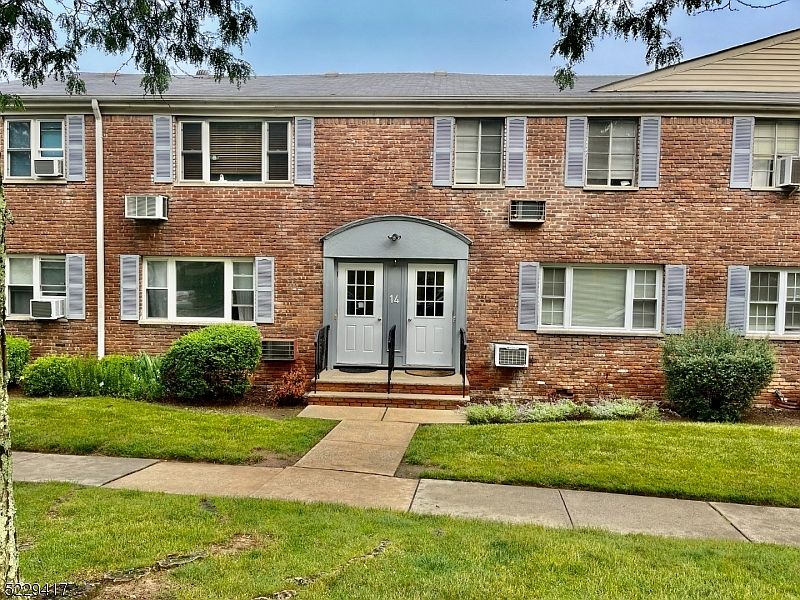 1st image of 14 Wedgewood Dr #18