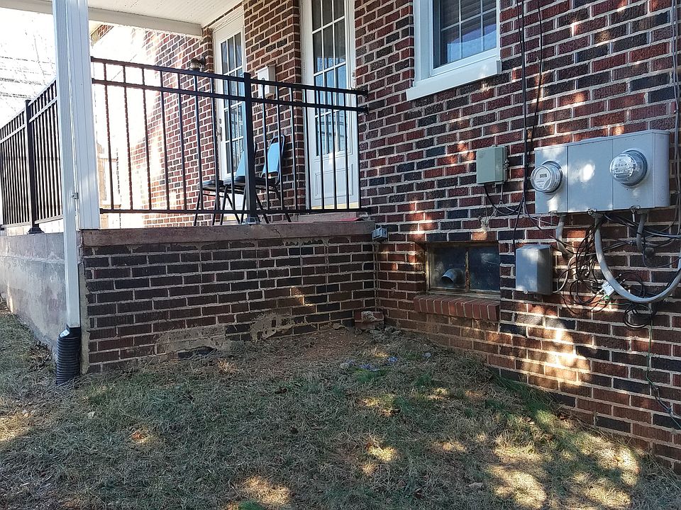 Side porch