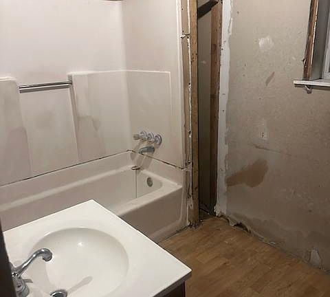 5th image of 2232 Margaret St