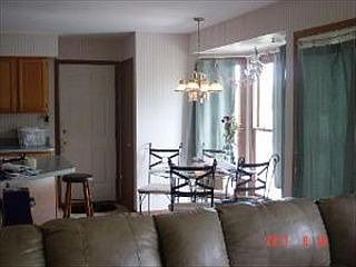 4th image of 613 Lindsay Cir