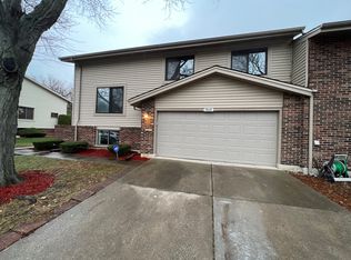 18621 Golfview Dr, Hazel Crest, IL 60429