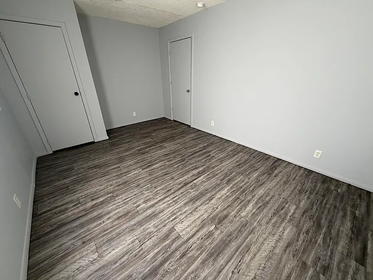 1402 E Main St #E — Photo 9