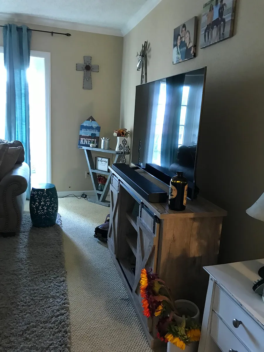 Living Room - 405 Wymore Rd #205