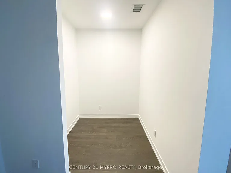 8 Beverley Glen Blvd #1206 — Photo 14