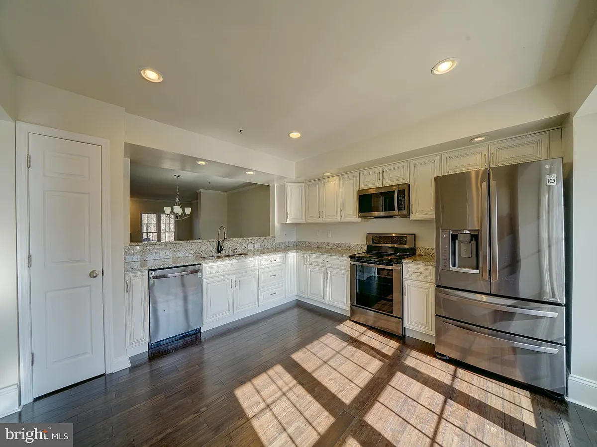 Building Photo - 8755 Birkenhead Ct