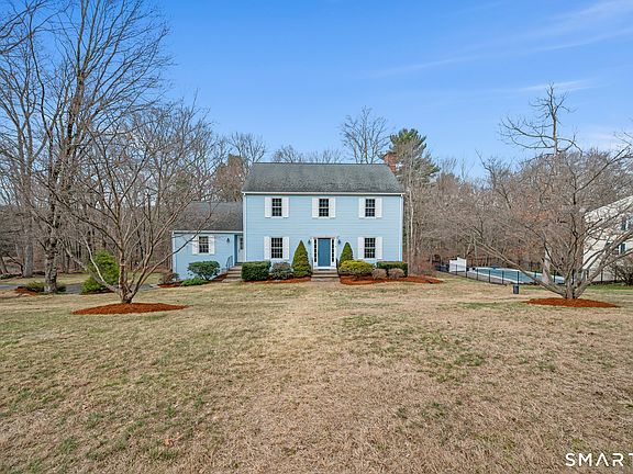 2nd image of 9 Deer Hill Lane