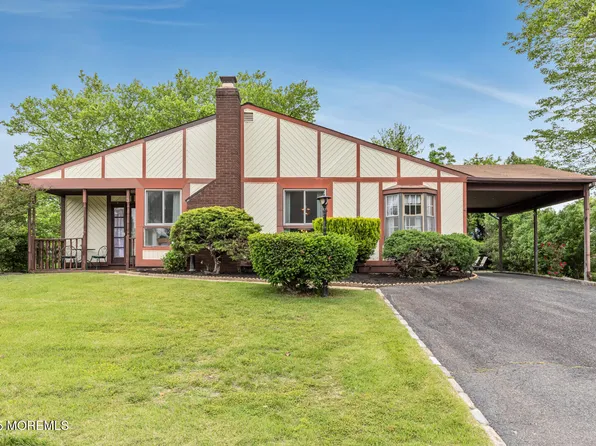 4 Mason Drive, Hazlet, NJ 07730