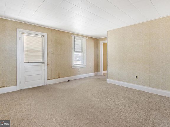 4th image of 235 Ridge Ave