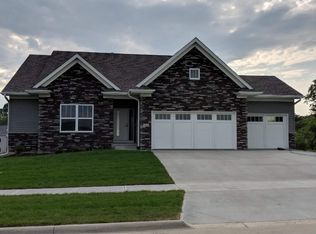 1216 Ava Cir, Iowa City, IA