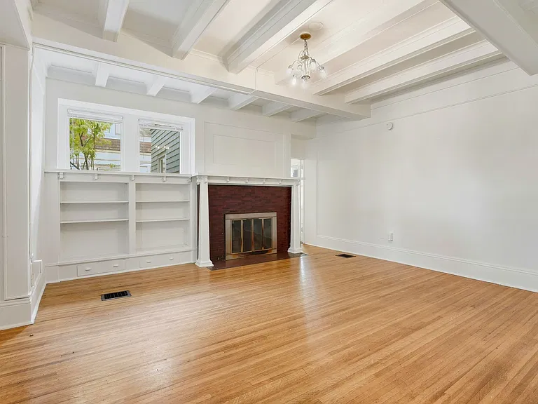 615 W 6th Ave — Photo 10