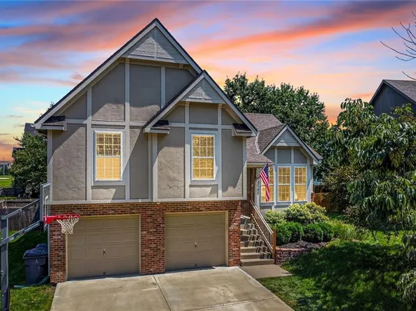 12147 S Monroe St, Olathe, KS 66061
