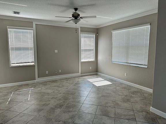 5th image of 1585 Roseville St