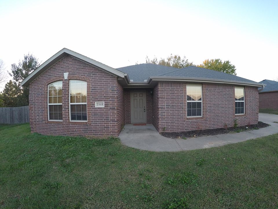 1st image of 1465 N Hazeltine Dr