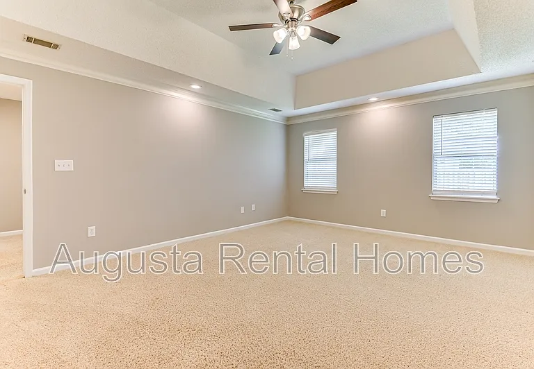 208 Stonington Dr — Photo 28