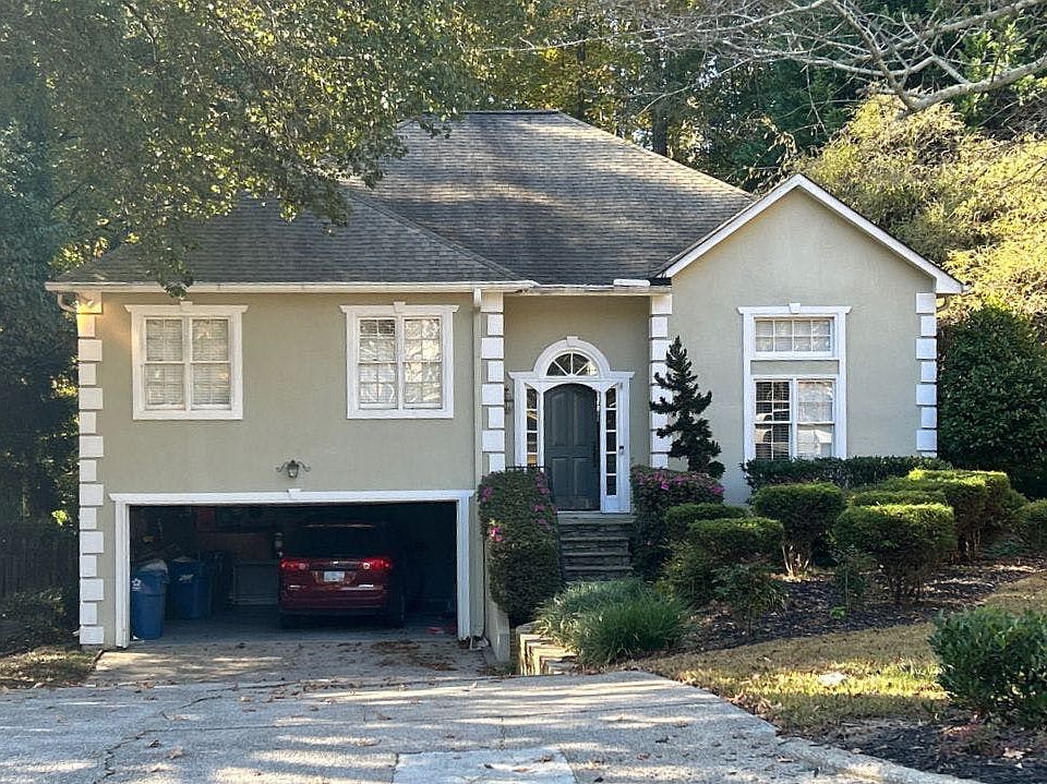 1st image of 2005 N Creek Cir