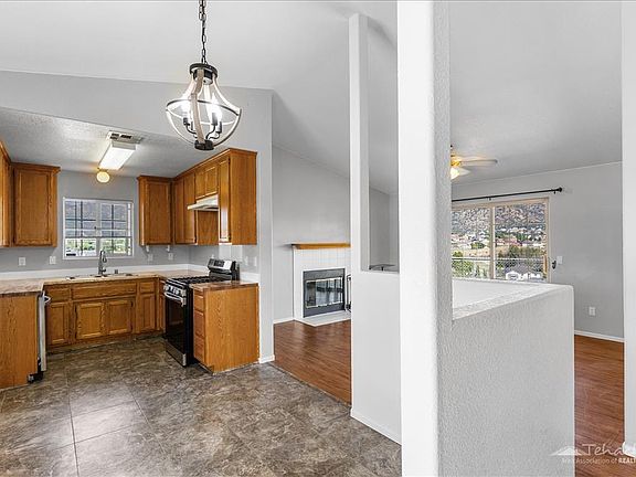 3rd image of 20601 Ridgecrest Dr