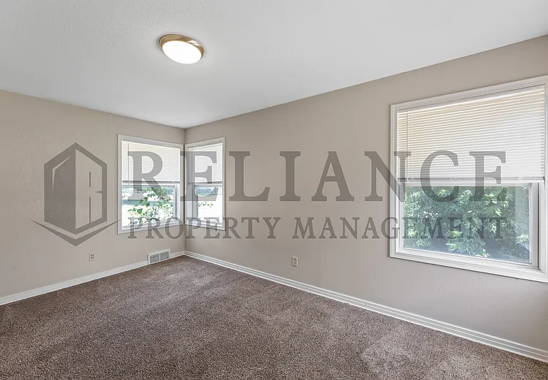 4912 E Morris St — Photo 14
