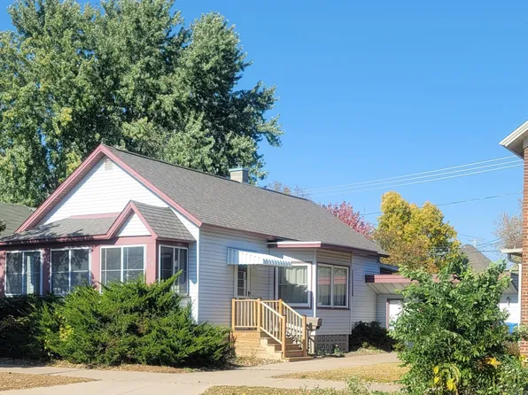 456 E 8th St, Winona, MN 55987