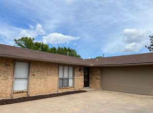 918 NE Dove Ln, Lawton, OK 73507