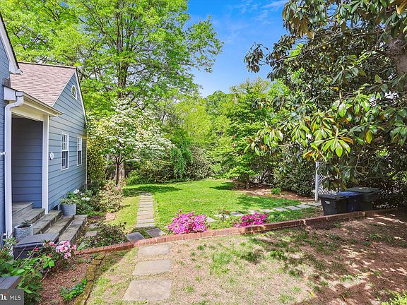 3rd image of 314 Cloverway Dr