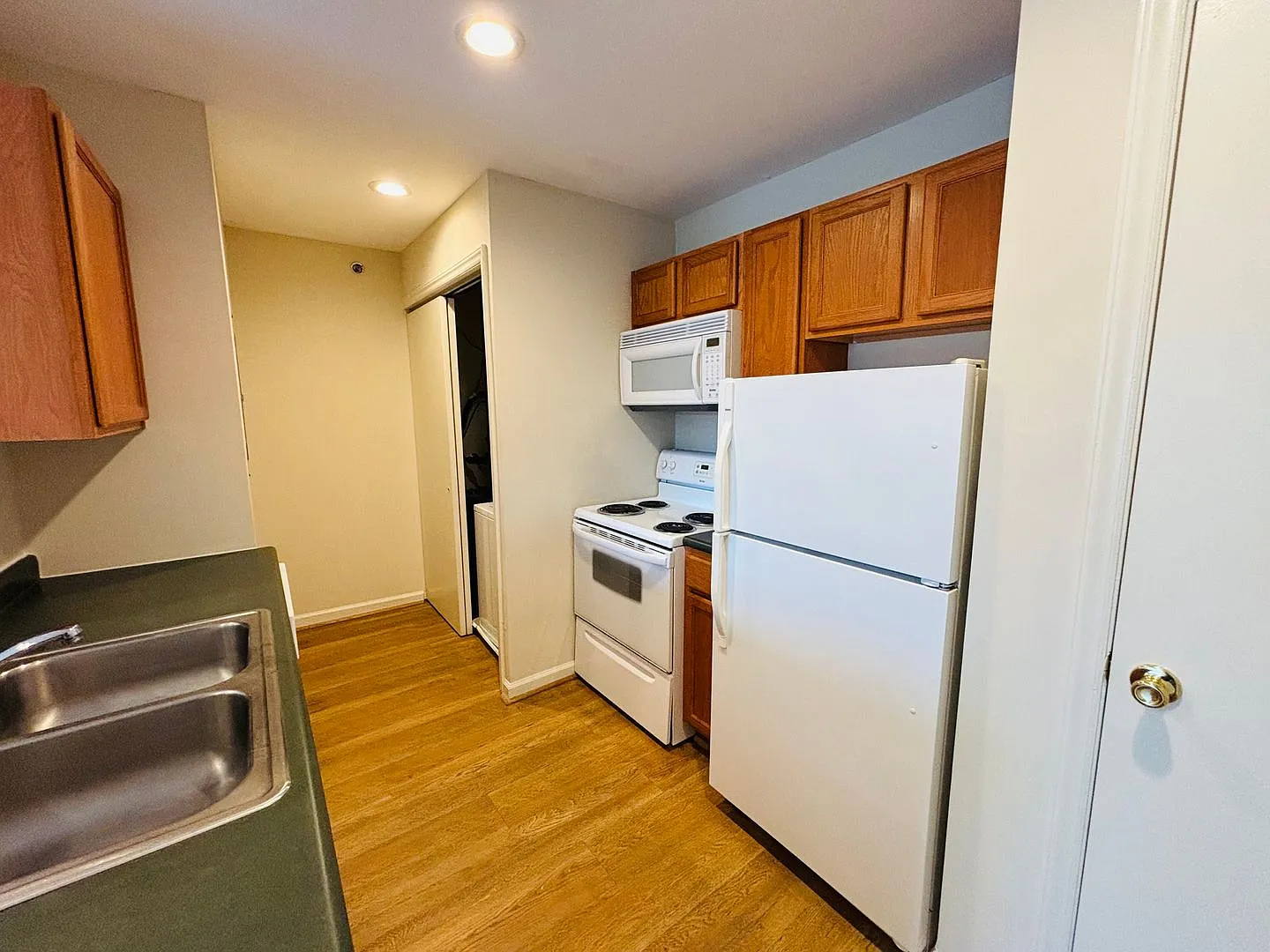 1 Bedroom, 1 Bath Apartment — Photo 4