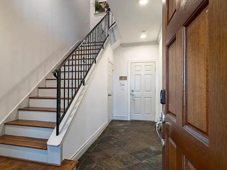 1806 Rosalie St — Photo 3