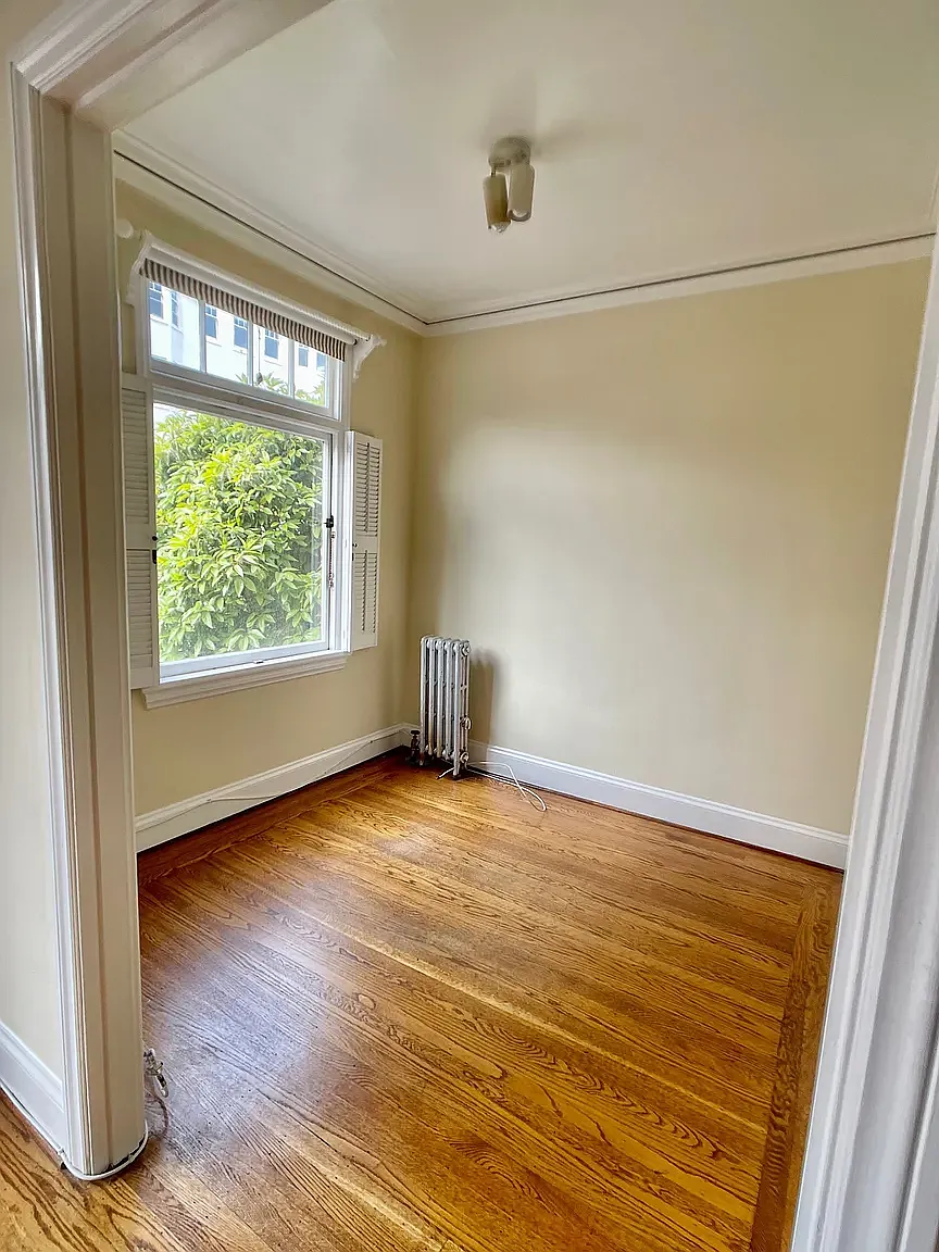 Large Studio with small car Parking included in rent! — Photo 4
