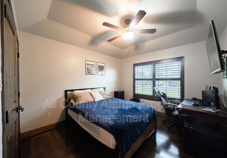 303 Schneider St — Photo 42