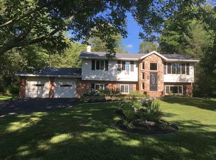 10955 Auburn Rd, Chardon, OH 44024