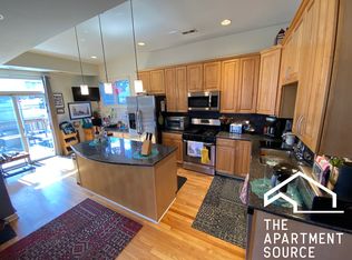 1707 W Melrose St, Chicago, IL 60657