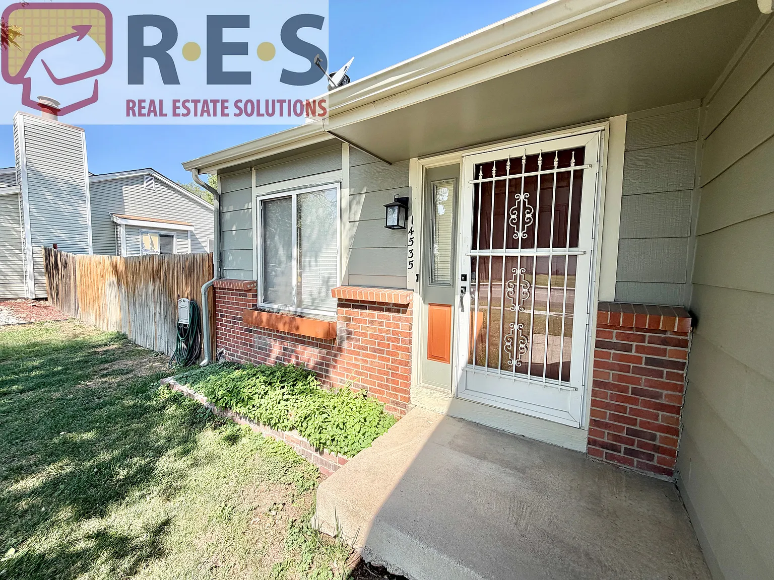 3 bed, 1.5 bath, 1119 sqft, $2,595 — Photo 2