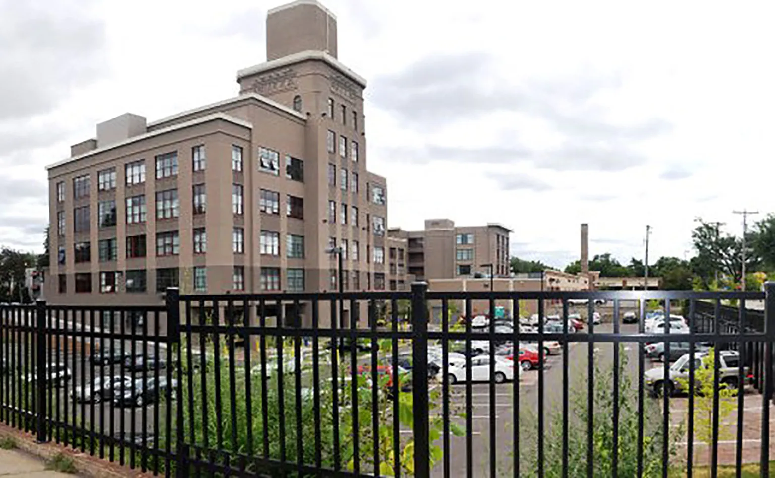 Buzza Lofts of Uptown — Photo 4