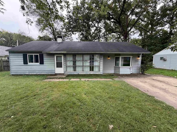 1615 Babcock Dr, Fort Wayne, IN 46819