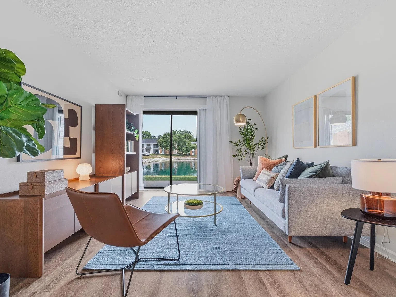 Lakeview Apartments — Photo 3