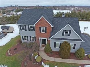6728 Carmel Dr, Macungie, PA 18062
