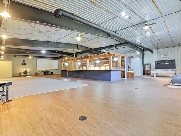 14105 Portie Flamingo Rd SE, Corning, OH 43730