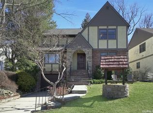 58 Chase Rd, Manhasset, NY 11030