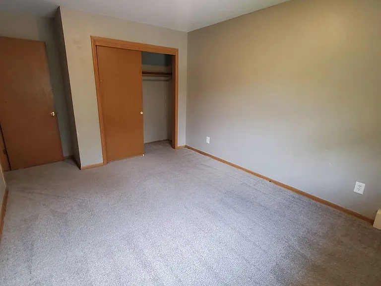 7343 N Teutonia Ave — Photo 11