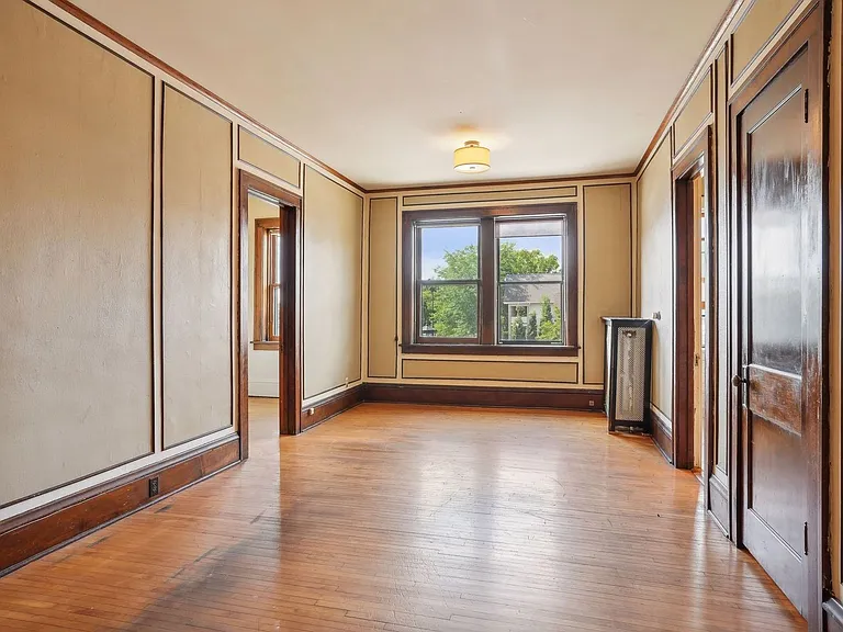 1426 West 31st Street — Photo 1