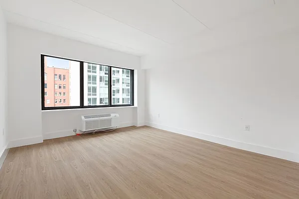 Rented by Greystar | media 10