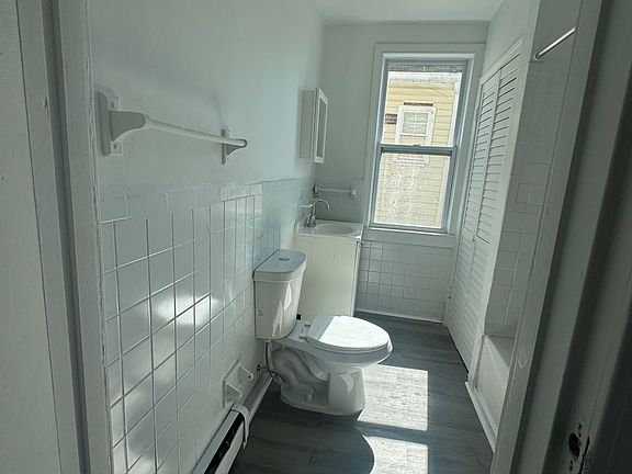 5th image of 265 6th St #1