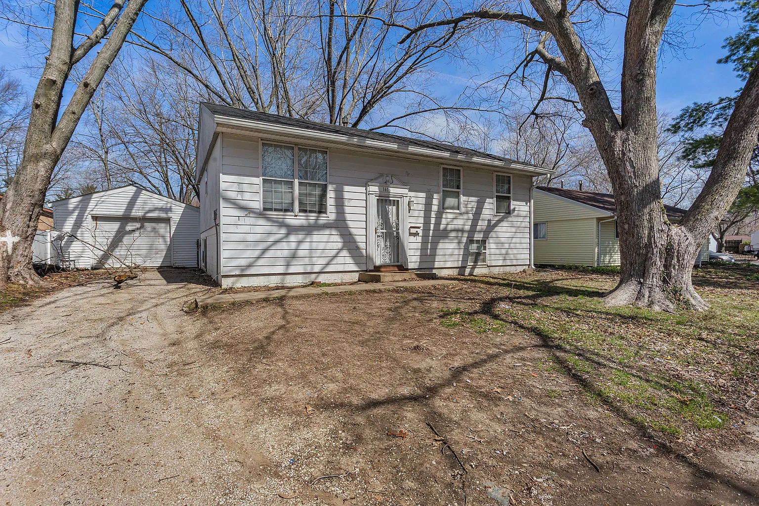 1616 Hunter St photo 1